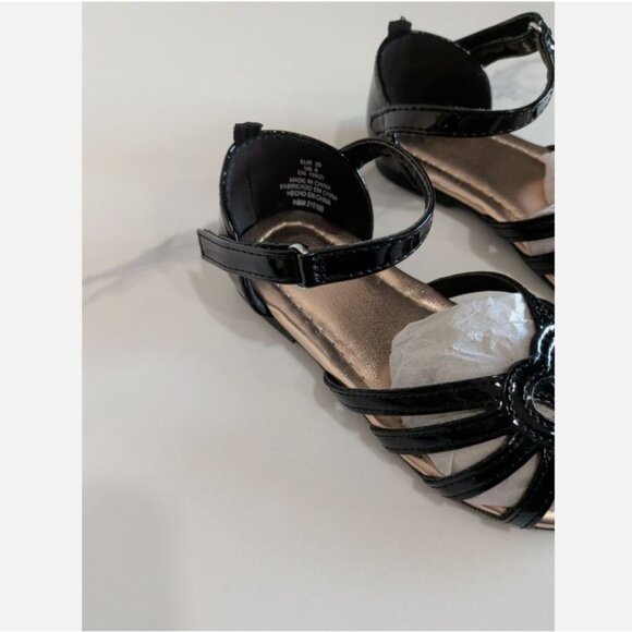 H&M Black Patent Leather Girls Sandals Size 8 Toddler Heart Brand New - Picture 3 of 4